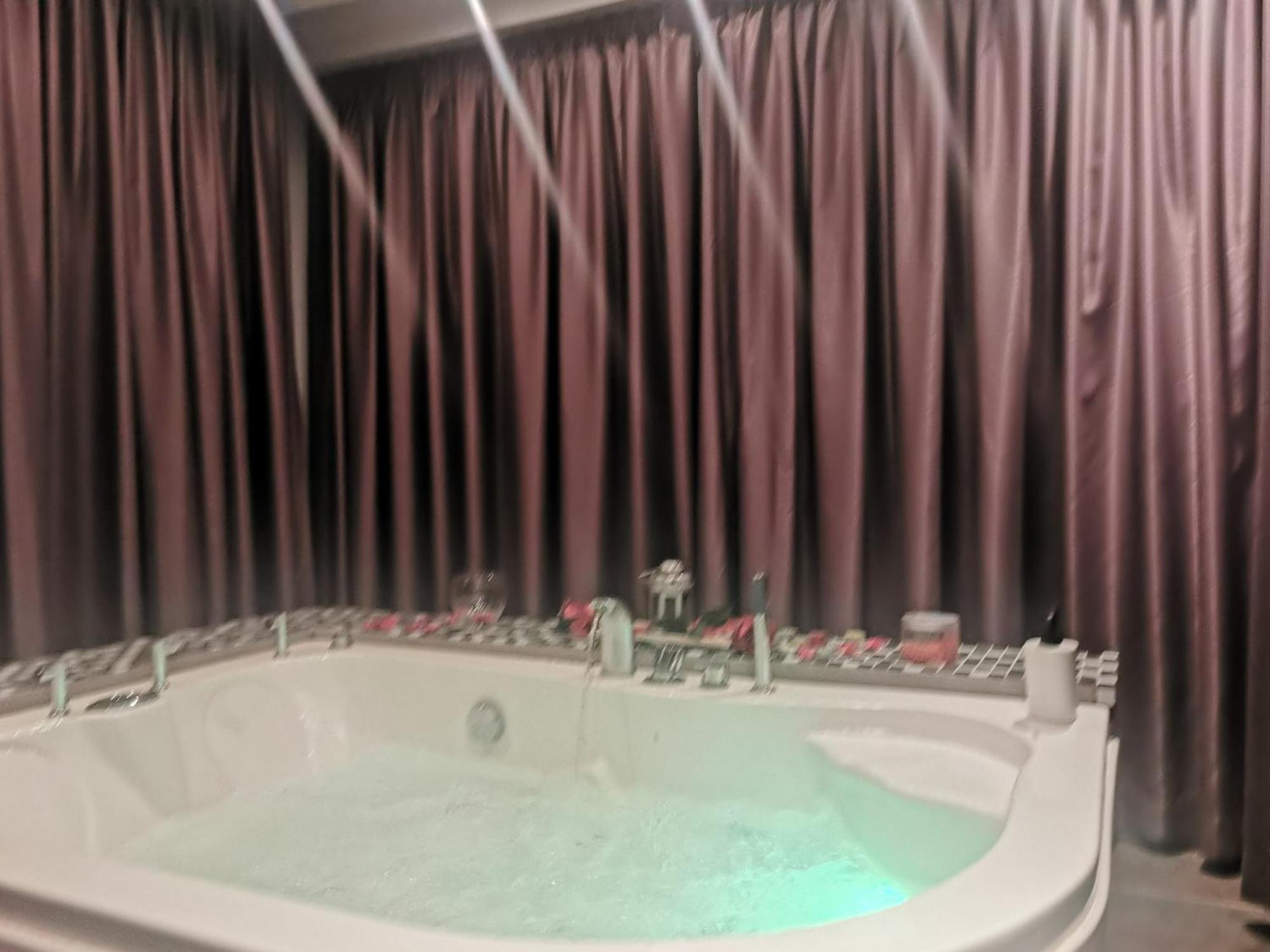 Intima Spa Apartmani Белград Стая снимка